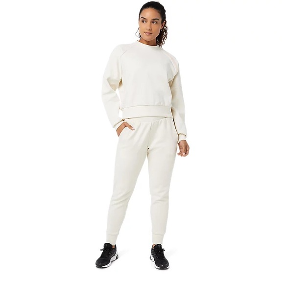 ASICS WOMEN'S TECH KNIT CREW TOP and PANT SET Size XS in Birch - Picture 2 of 16